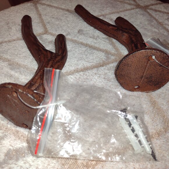 Pair of Cast Iron Twig Branch Wall Hooks Rustic Cabin Decor - Picture 2 of 2